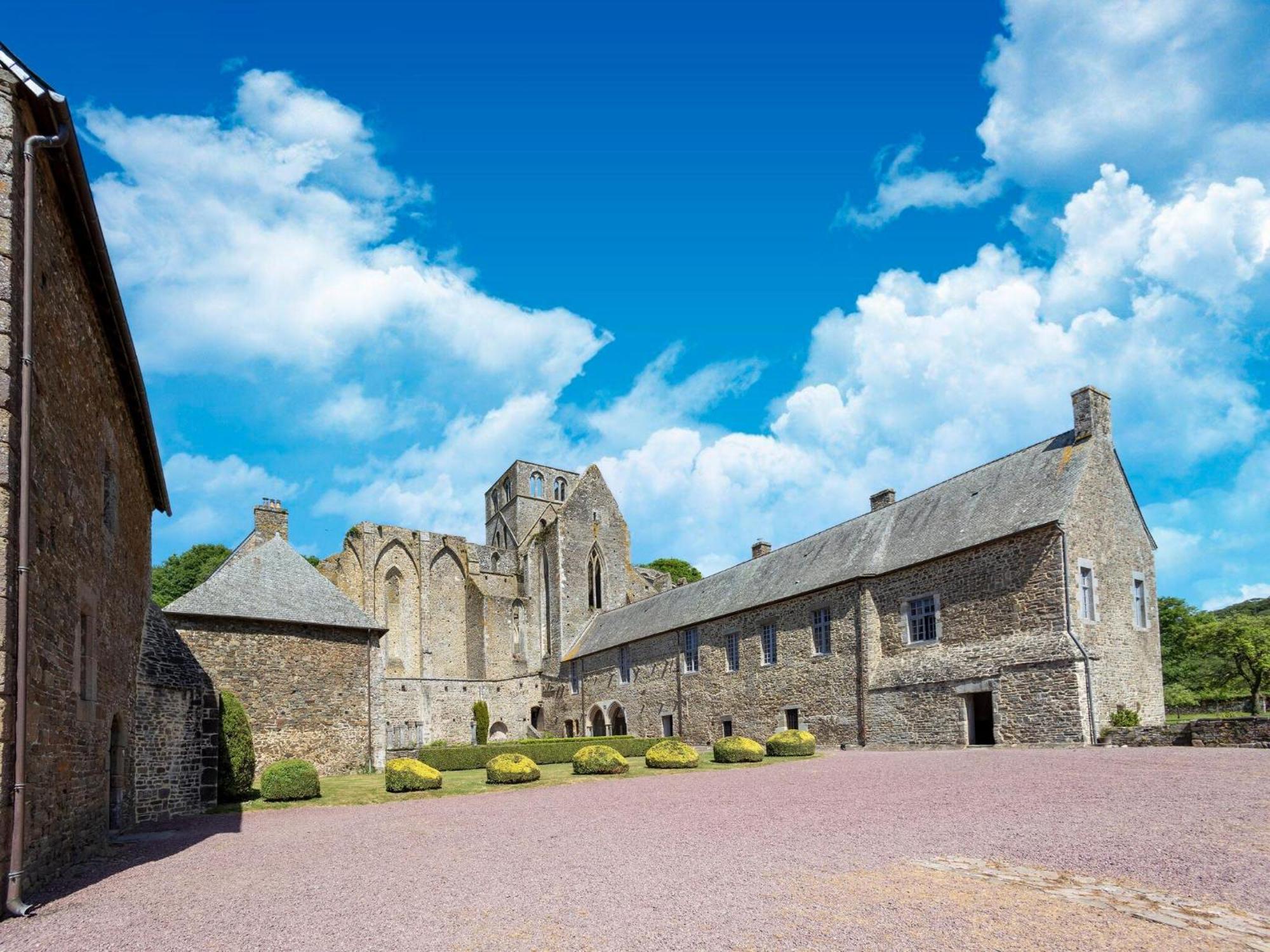 Attractive Holiday Home Near The Normandy Beach Saint-Germain-sur-Ay Экстерьер фото